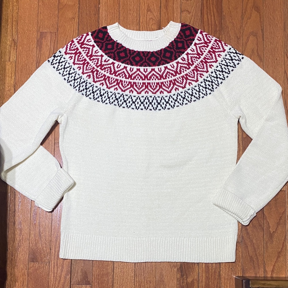 Elegant Nordic Patterned Sweater in White, Red, and Black